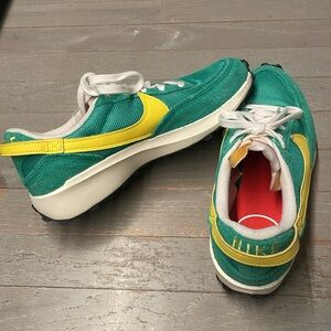 Nike Women's Green and Yellow Sneakers